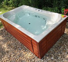 Crystal Spas Holiday 205x125x70cm 2 személyes masszázsmedence